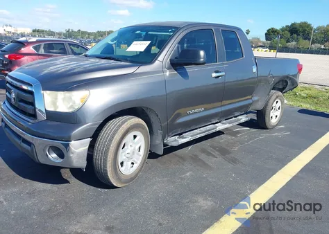 2013 Toyota Tundra Grade 4.6L V8 z USA, uszkodzony, nr VIN 5TFRM5F19DX056640